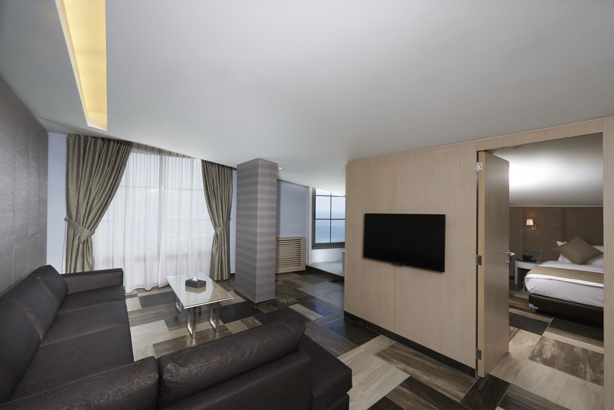 Luxury suite for bridal preparations